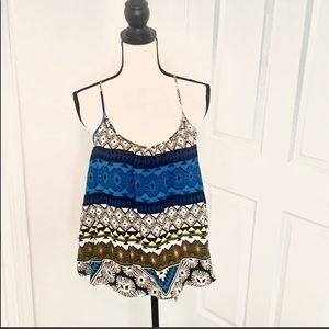 Old navy criss cross back top • M